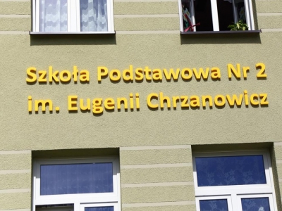 Uroczystość nadania imienia Eugenii Chrzanowicz Szkole Podstawowej Nr 2 i Gimnazjum Nr 8 w Pewli Wielkiej - zdjęcie17