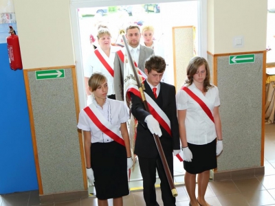 Uroczystość nadania imienia Eugenii Chrzanowicz Szkole Podstawowej Nr 2 i Gimnazjum Nr 8 w Pewli Wielkiej - zdjęcie15